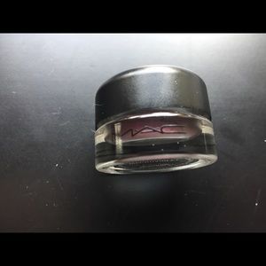 Very gently used fluidline gel eye liner by MAC